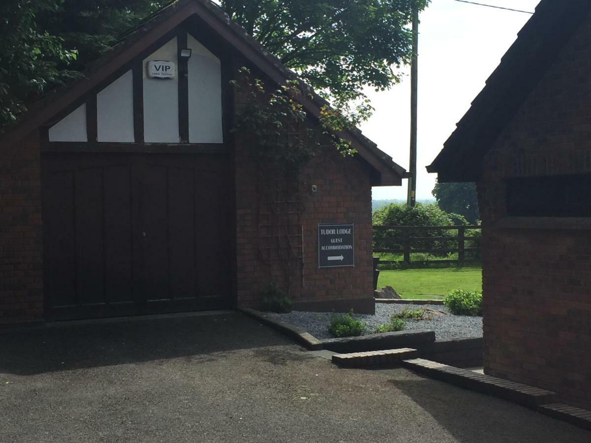 Tudor Lodge Guest Accommodation Bunratty Exterior photo