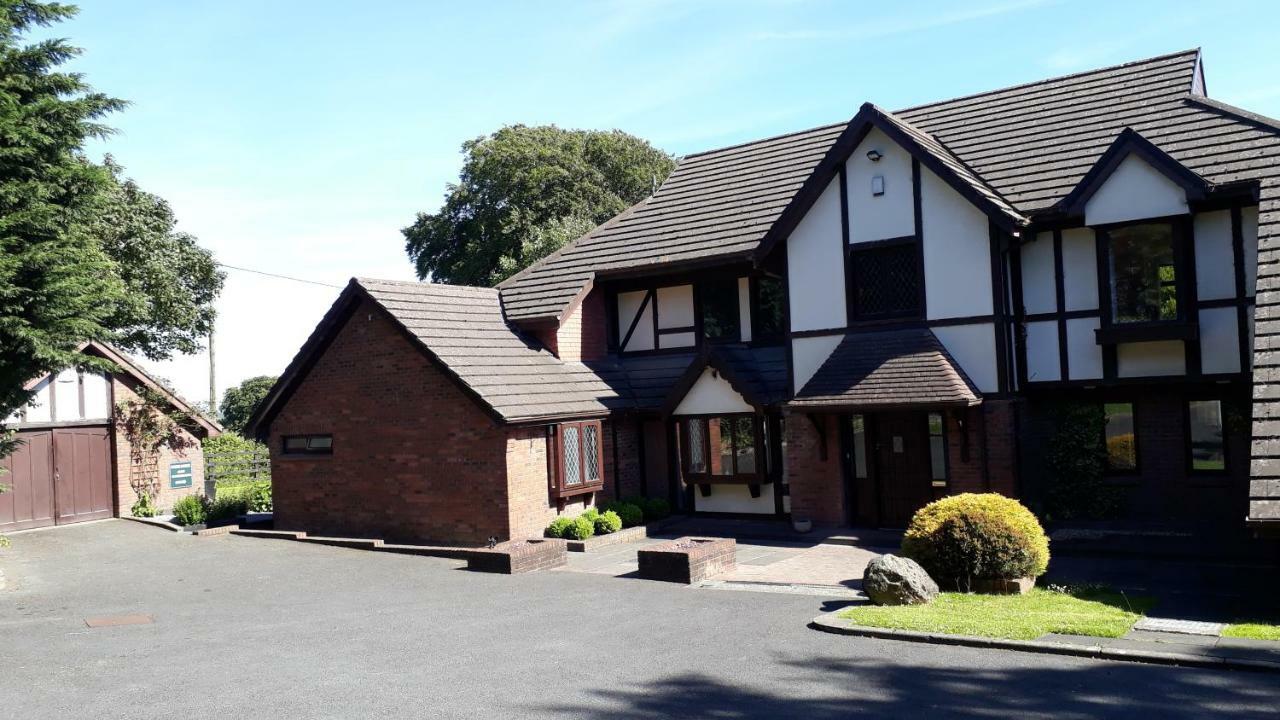 Tudor Lodge Guest Accommodation Bunratty Exterior photo